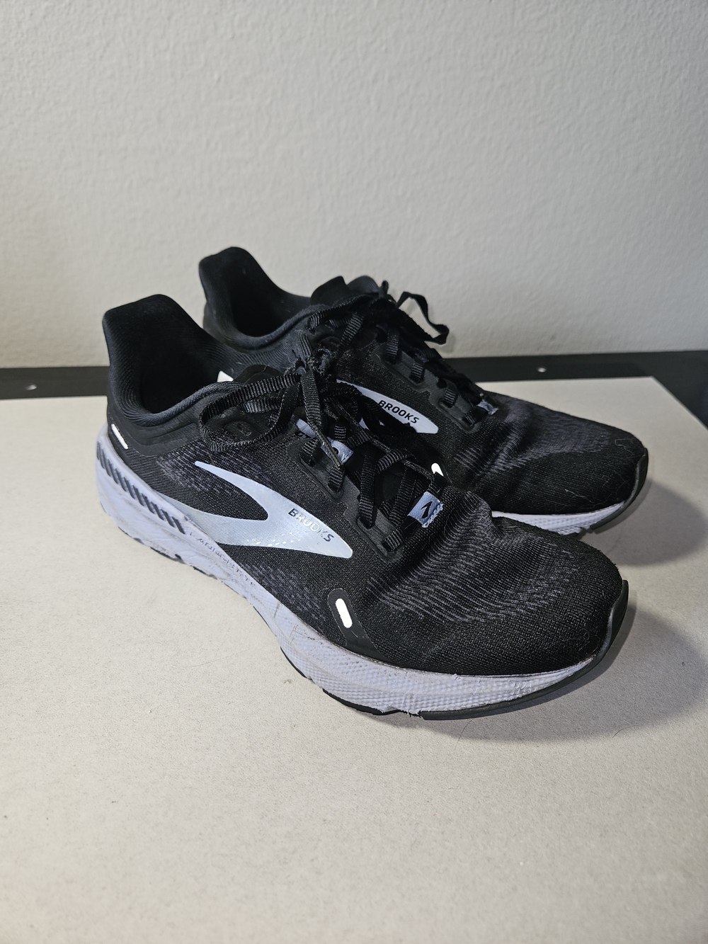 Brooks Launch GTS 9 Sneakers